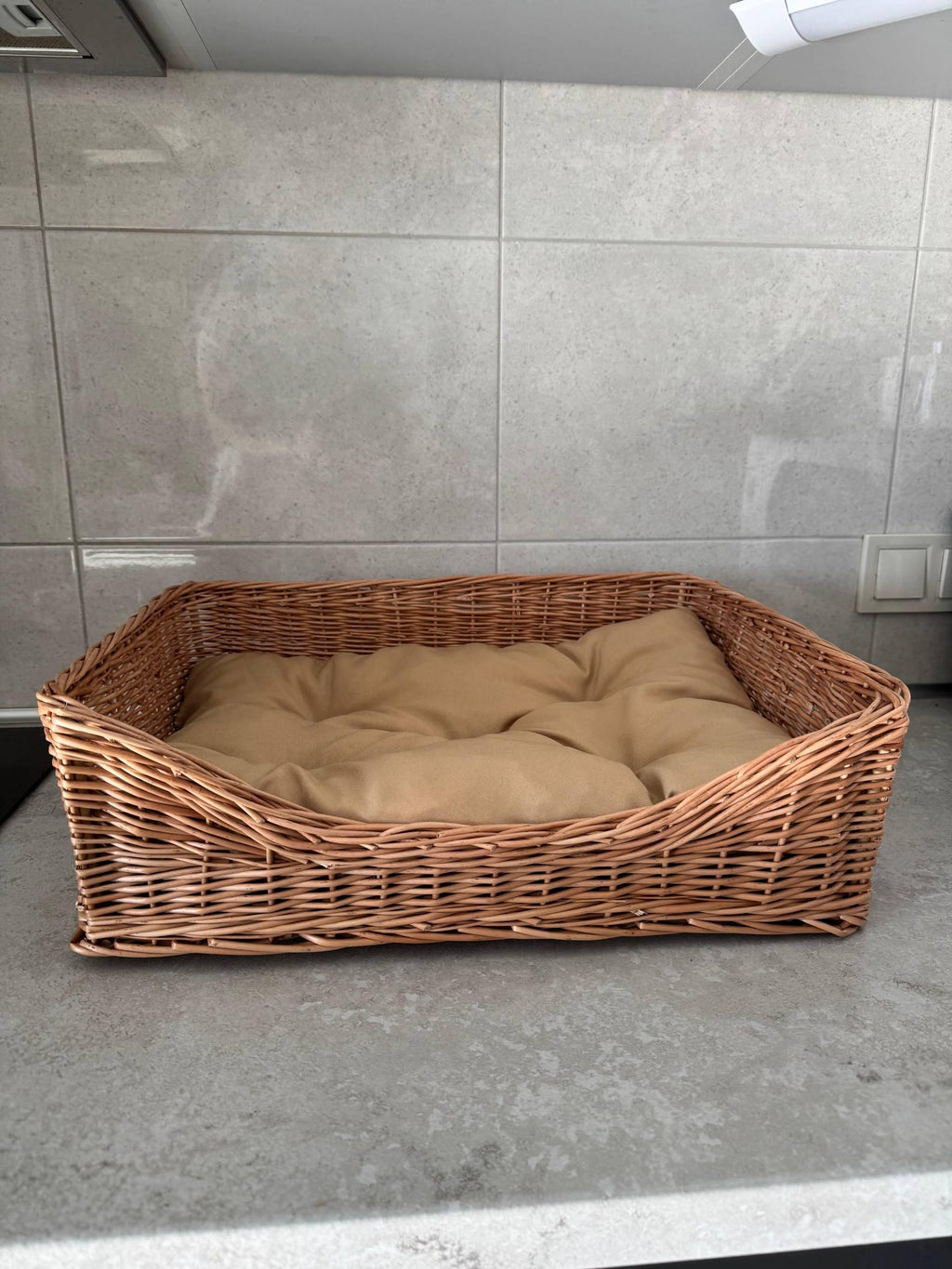 BinkyPaws Petite Haustierbett aus natürlicher Weide | Handgeflochten in Polen